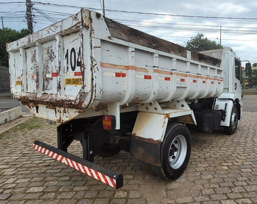 Imagem 2 de 15 de Vw 15.180 4x2 Caçamba Facchini