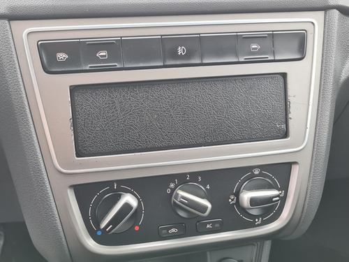 Volkswagen Voyage 1.0 Trend Tec Total Flex 4p
