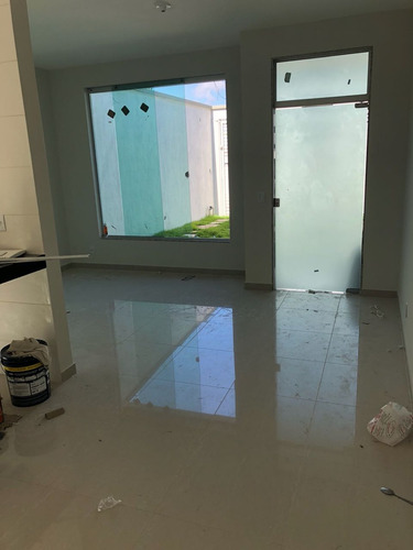 Imagem 6 de 14 de Casa 03 Quartos Nova