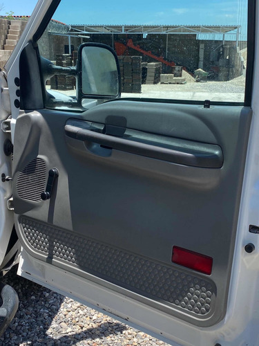 Imagen 7 de 8 de Ford F-350 F350