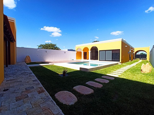 Venta De Casa De Un Piso, Remodelada En Baspul, 4 Recámaras