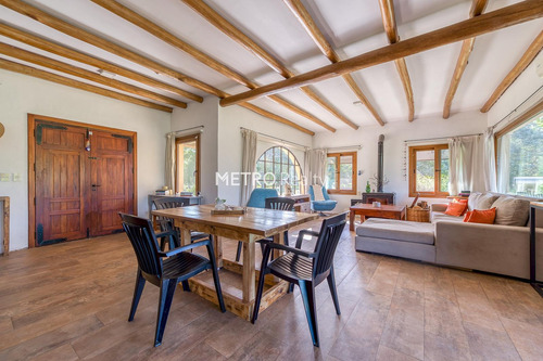 Casa En Venta Sobre Lote De 1 Hectarea En Loma Escondida, Open Door
