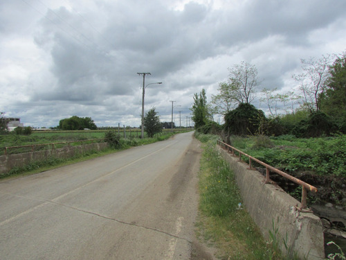 Parral. Inmediato A Cruce Con Ruta 5.