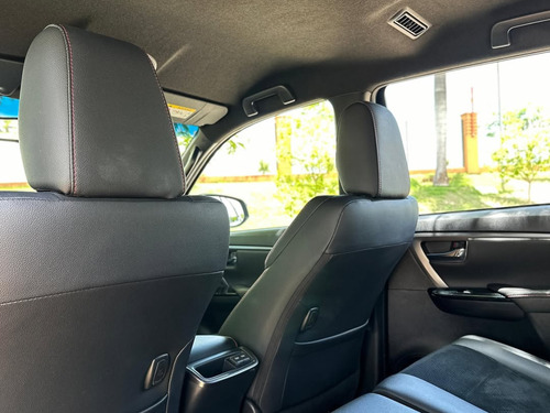 Toyota SW4 2.8 Tdi Gr-s 4x4 7as 6at