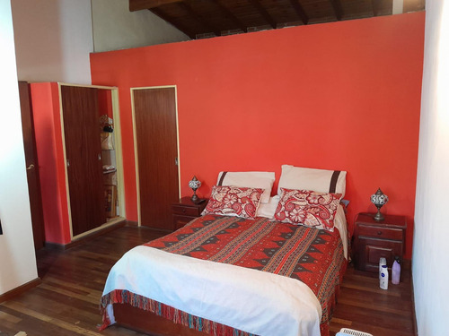 Casa En Venta En Beccar De 4 Dormitorios, Entre Vias Y Libertador, Jardín, Pileta.