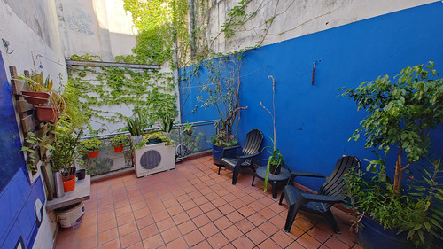 Depto En Venta - Dos Amb. Pb Y Primer Piso - Patio Y Balcón Terraza  