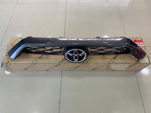 Parrilla Superior Toyota 4runner 2014-2020 Con Emblema