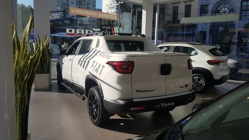 Imagen 2 de 8 de Fiat Toro Ultra My22 At9 4x4 Entrega Inmediata