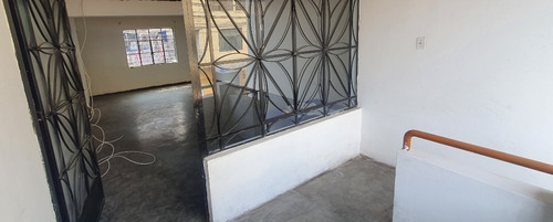 Imagen 2 de 13 de Alquiler Departamento 110m2 (2do Piso) Puerta Calle, Agua Y Luz Independiente - Comas