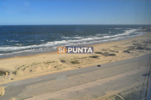 Imagen 1 de 5 de Frente Al Mar, Zona Brava