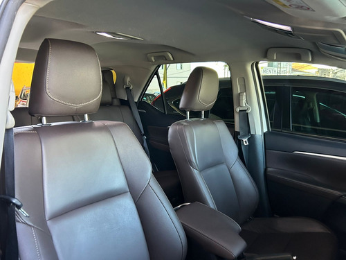 Toyota SW4 2.8 Tdi Srx 7l 4x4 Aut. 5p