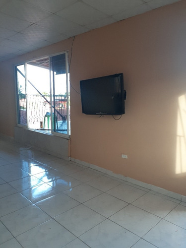 Imagen 3 de 4 de Se Alquila 2do Piso Con Balcon Cable Y Wifi