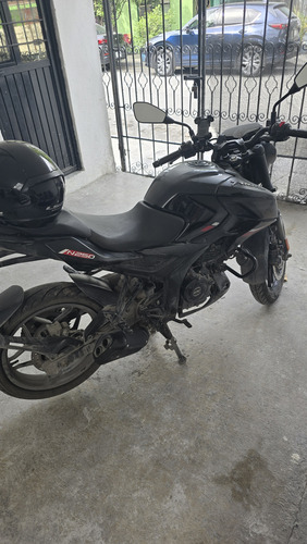 Motocicleta Bajaj Pulsar N250 2023