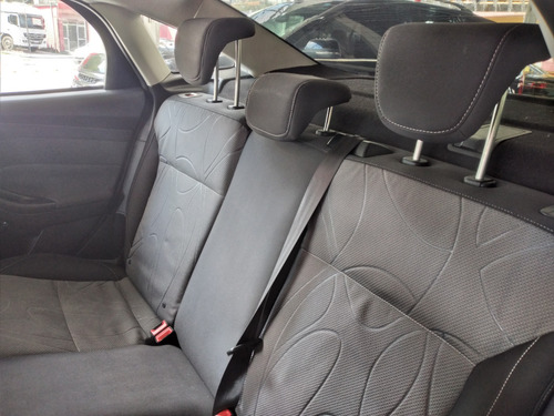 Ford Focus 1.6 S 16V FLEX 4P POWERSHIFT