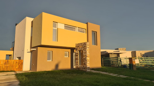 Casa En Venta Lote A La Laguna, San Sebastián