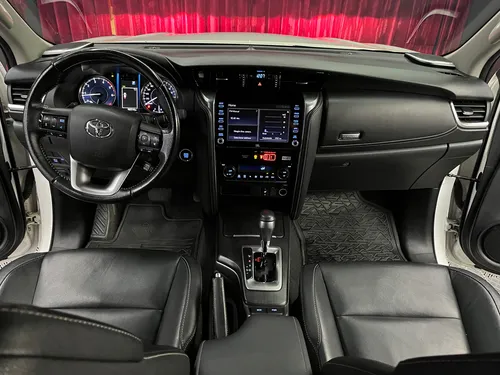 Toyota Fortuner 2.4 Srv