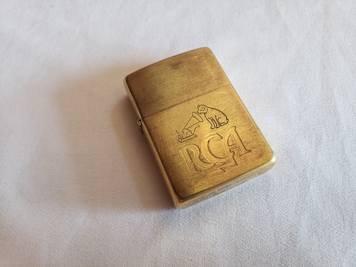 Antigo Isqueiro Zippo R.c.a Victor Em Perfeito Estado S/ Uso (Usado)