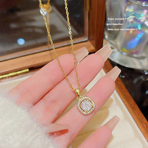 Micro-pave Elegant Luxe Full-diamond Pendant Necklace