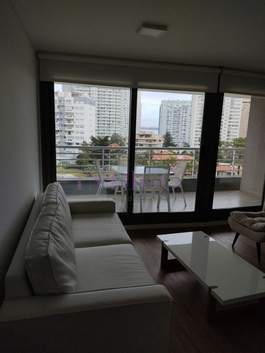 Muy Buen Departamento En Mansa, 2 Dormitorios .- Ref: 224