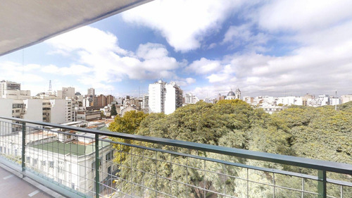 Departamento De 4 Ambientes En Venta En Flores.