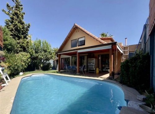 Venta Casa En Sector Cerrado Y Seguro (107115)