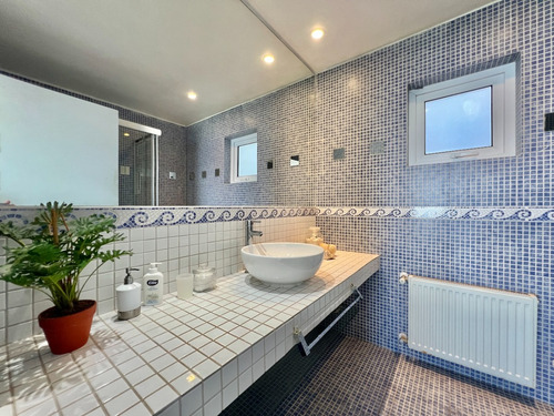 Gran Casa En Primera Línea Con Vista Impresionante, Zapallar