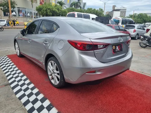 Mazda 3 TOURING 2.0 MT