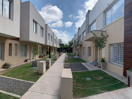 Imagen 13 de 18 de Duplex 4 Ambientes Con Patio - Barrio Cañitas De San Ignacio
