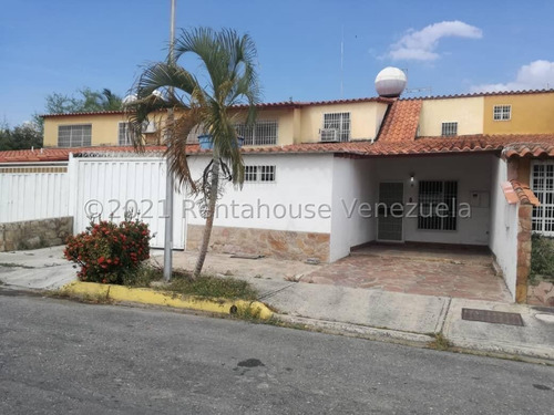 *ajl/ Amplia  Casa En Venta En Los Cardones Barquisimeto  Lara, Venezuela, Arnaldo López.   5 Dormitorios  3 Baños  232 M² 