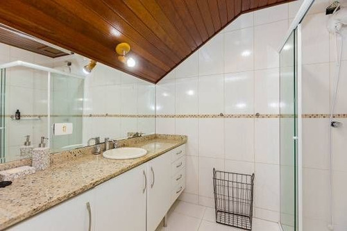 Casa À Venda Na Rua Harry Delmonte Janz, Mossunguê, Curitiba - Pr - Liv-12367