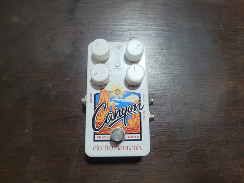 Pedal Electro-harmonix Canyon Delay Branco (Usado)