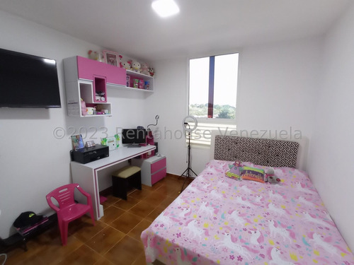 Imagen 8 de 30 de Moderno Y Remodelado Apartamento En Venta Con Conexión A Planta Electrica En El Este De Barquisimeto Lp 245899