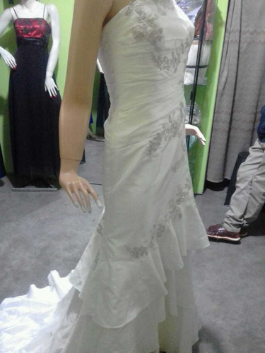 Imagen 4 de 5 de Vestido De Novis