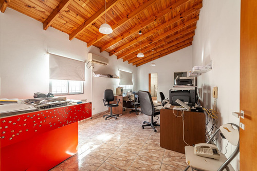 Venta Galpón Con Oficinas Y Portón Para Camión En 2 Plantas.