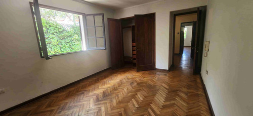 Venta Casa Amplia Las Condes Excelente Ubicación