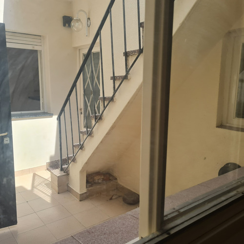 Departamento Tipo Ph 1 Piso Por Escalera Con Terraza Y Patio