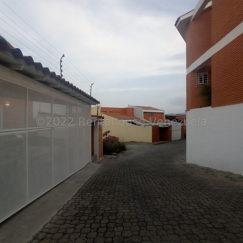 Imagen 19 de 30 de Terreno En Venta De 311 Mts2 En Zona Exclusiva Del Este De Barquisimeto Lara, El Pedregal, Numero De Contacto Directo: (0-4-2-4-5-9-3-7-5-4-2)/, Código Flexmls De Referencia Rent-a-house: 22-25807