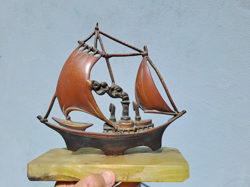 Barco Con Base De Marmol 20 Cm X 19 Cm De Alto