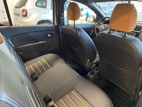 Imagen 11 de 24 de Renault Sandero Stepway 1.6 Cvt