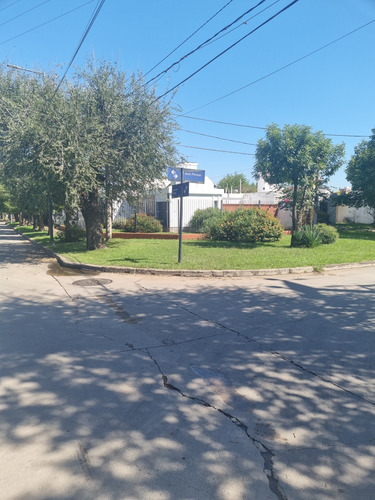 B° Alejandro Centeno Casa 2d Con Importante Terreno