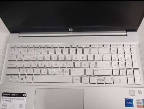 Laptop Hp Pavilion 15-eg2505la, Corei7, 16gb Ram, 512 Gb Ssd (Usado)