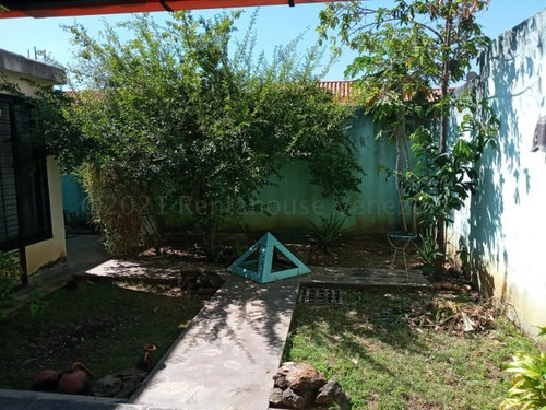 Imagen 25 de 30 de Townhouse En Venta Amplio Comodo Con Patio Interno Ubicado En Zona De Gran Revalorización Y Espacios Para El Esparcimiento Familiar Tazajal Naguanagua