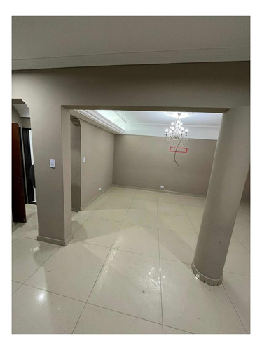 Imagen 12 de 29 de Casa En Venta - 6 Dormitorios 5 Baños - 300mts2 - Tablada