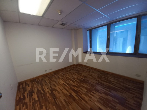 Se Vende Oficina En Los Palos Grandes Chacao