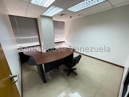 Oficina En Venta - Urb. Chacao.