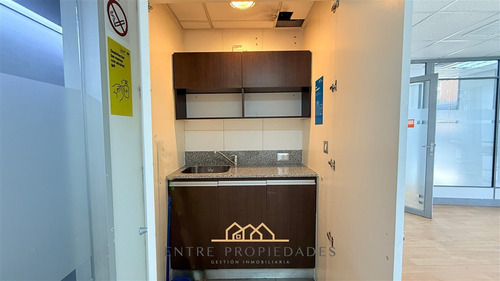 Oficina En Arriendo En Providencia, Metro Pedro De Valdivia