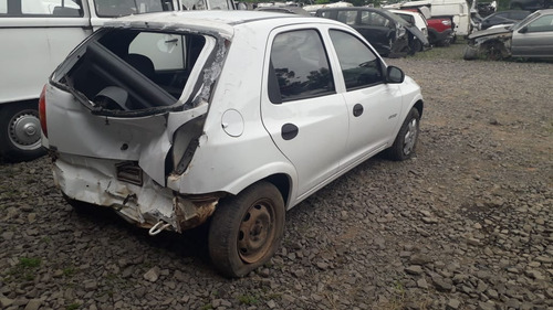 Imagem 4 de 13 de Sucata Gm Celta 1.4 2006 Gasolina- Rs Auto Peças Farroupilha