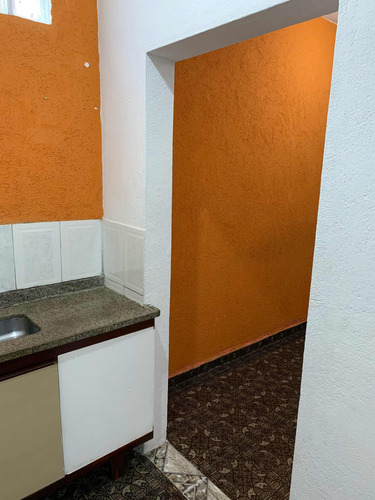 Casa De 3 Cômodos + Lavanderia Compartilhada