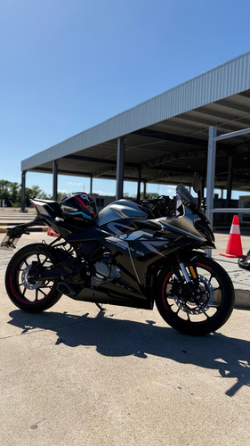 Cf Moto 300 Sr - 2600km - Como Nueva - No Llega Al Año-
