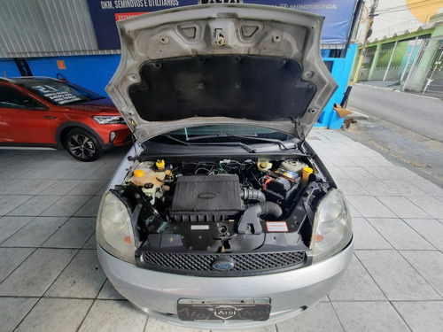 Imagem 7 de 11 de Ford Fiesta Sedan 1.6 Flex 2006 Com Direção Hidraulica